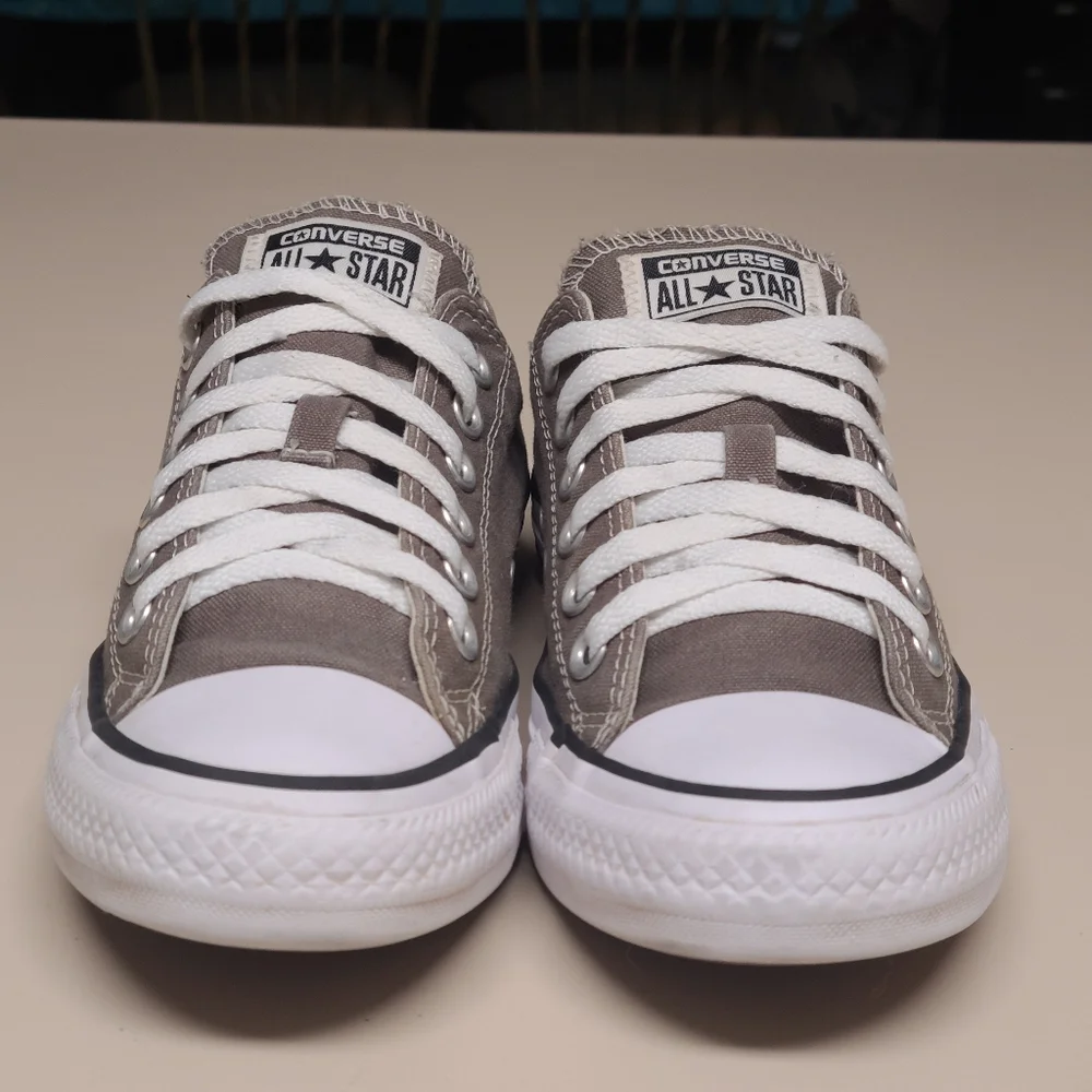 Converse CTAS low casual sneakers size 7 - Picture 2 of 9